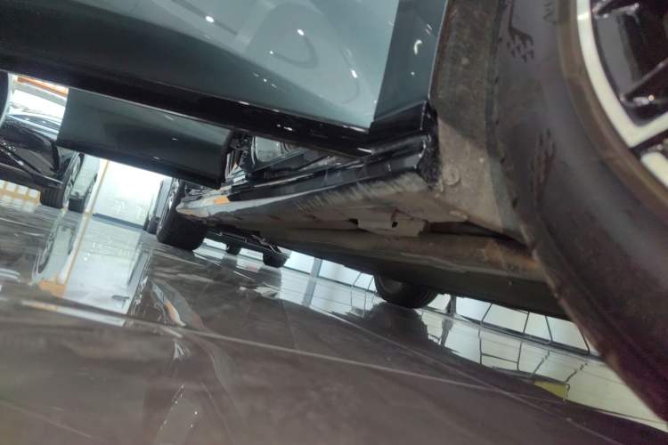 Used BYD Han L 2025 DM-p Four-Wheel-Drive LiDAR Flagship Model Right Side Sill