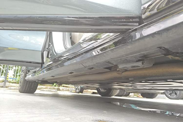 Used BYD Han L 2025 DM-i 200KM LiDAR Luxury Model Right Side Sill