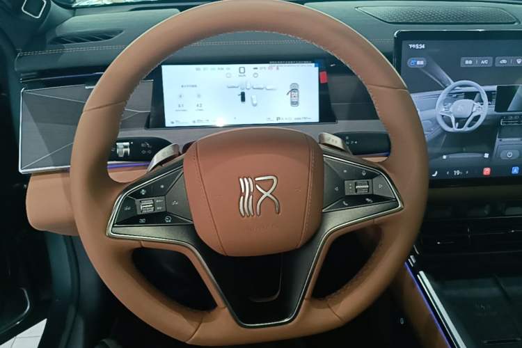 Used BYD Han L 2025 DM-p Four-Wheel-Drive LiDAR Flagship Model Steering Wheel