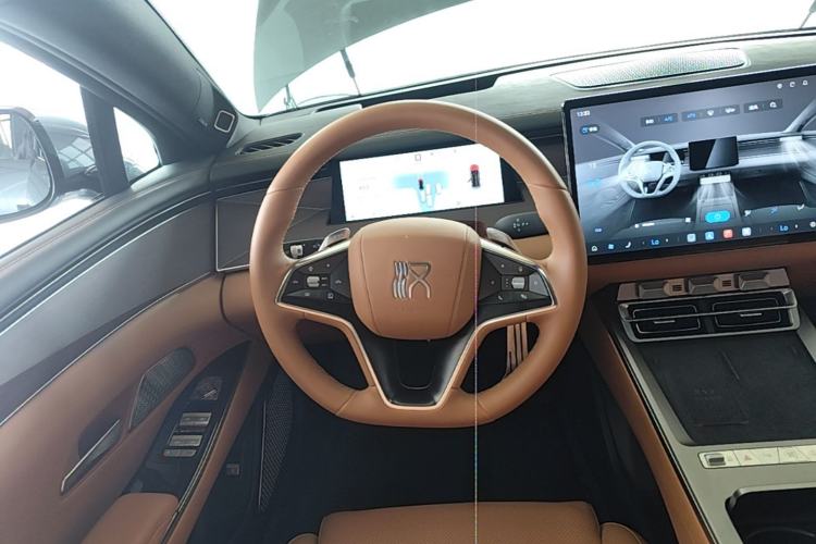 Used BYD Han L 2025 DM-p Four-Wheel-Drive LiDAR Flagship Model Steering Wheel