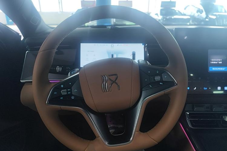 Used BYD Han L 2025 DM-p Four-Wheel-Drive LiDAR Flagship Model Steering Wheel