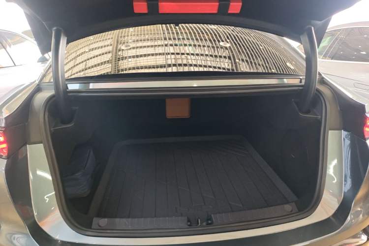 Used BYD Han L 2025 DM-i 200KM LiDAR Luxury Model Trunk