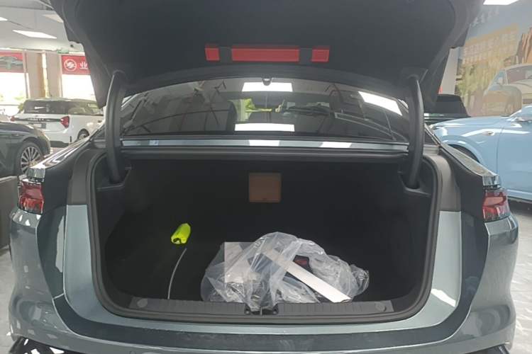 Used BYD Han L 2025 DM-p Four-Wheel-Drive LiDAR Flagship Model Trunk