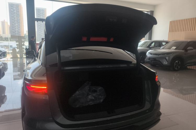 Used BYD Han L 2025 DM-p Four-Wheel-Drive LiDAR Flagship Model Trunk