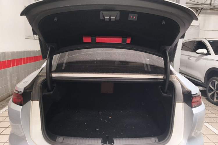 Used BYD Han L 2025 EV Four-Wheel Drive LiDAR Flagship Model Trunk