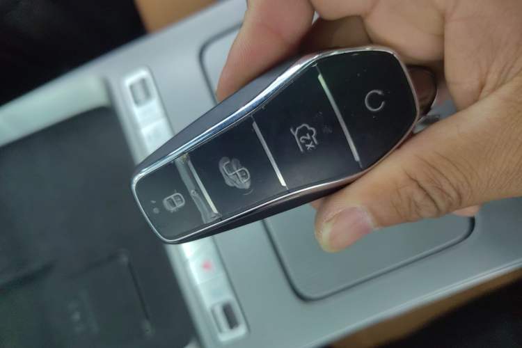 Used BYD Han L 2025 DM-p Four-Wheel-Drive LiDAR Flagship Model Vehicle Key