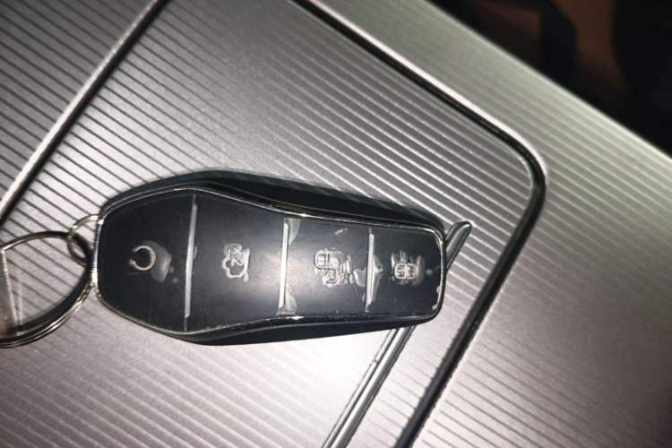 Used BYD Han L 2025 EV Four-Wheel Drive LiDAR Flagship Model Vehicle Key