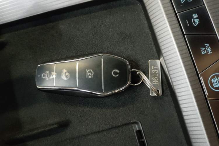 Used BYD Han L 2025 DM-p Four-Wheel-Drive LiDAR Flagship Model Vehicle Key