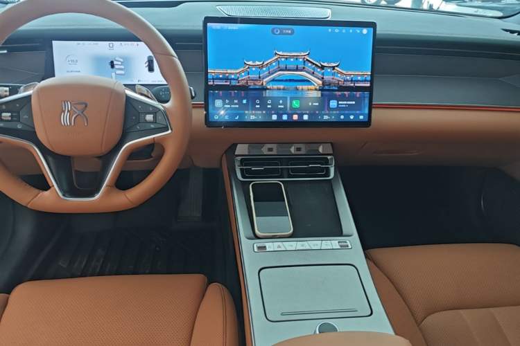 Used BYD Han L 2025 EV 701 km LiDAR Flagship Edition Audio And AC Panel