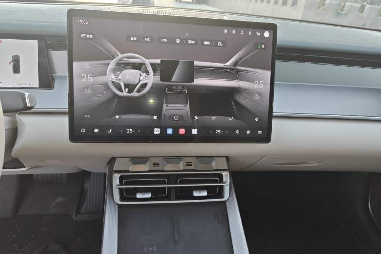 Used BYD Han L 2025 EV 701KM LiDAR Deluxe Edition Audio And AC Panel