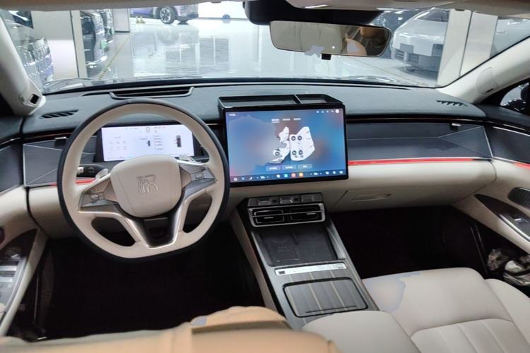 Used BYD Han L 2025 EV 701 km LiDAR Flagship Edition Center Console