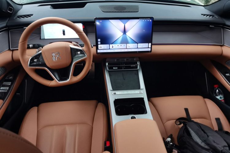 Used BYD Han L 2025 DM-p Four-Wheel-Drive LiDAR Flagship Model Center Console