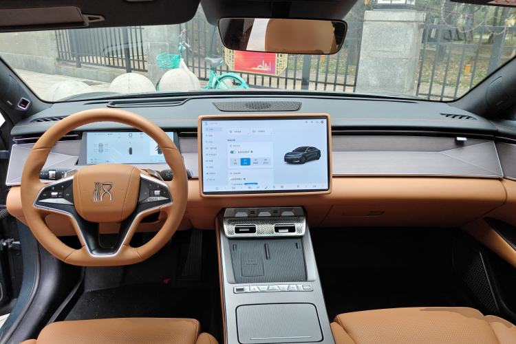 Used BYD Han L 2025 DM-i 200KM LiDAR Luxury Model Center Console