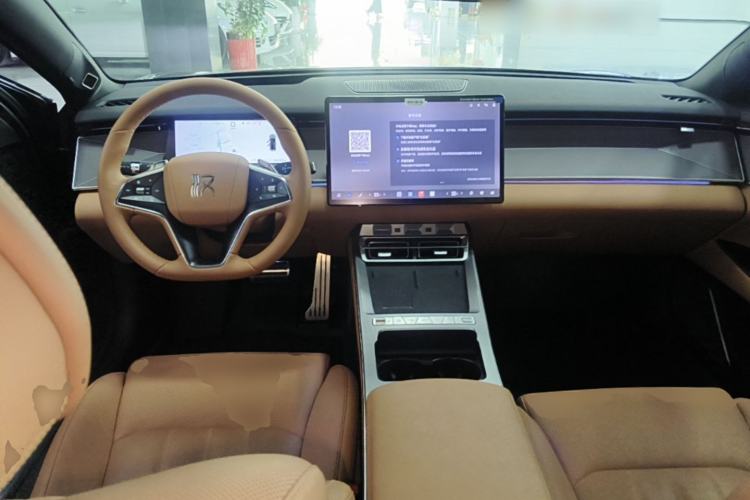 Used BYD Han L 2025 DM-p Four-Wheel-Drive LiDAR Flagship Model Center Console