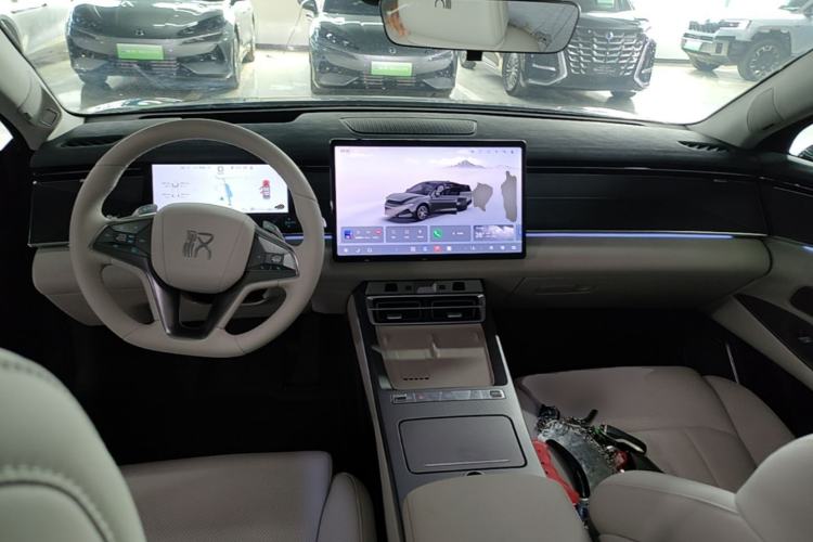 Used BYD Han L 2025 DM-i 200km LiDAR Flagship Model Center Console
