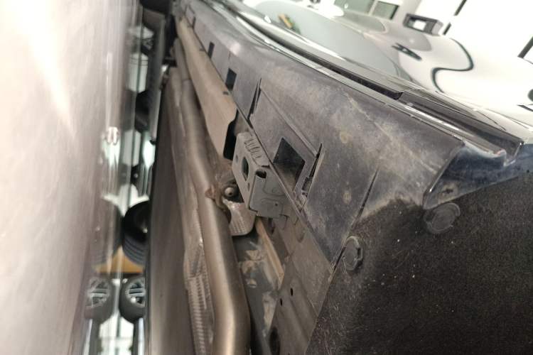 Used BYD Han L 2025 DM-p Four-Wheel-Drive LiDAR Flagship Model Chassis Front Right
