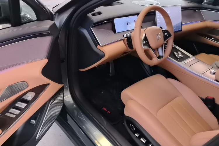 Used BYD Han L 2025 DM-p Four-Wheel-Drive LiDAR Flagship Model Driver Seat