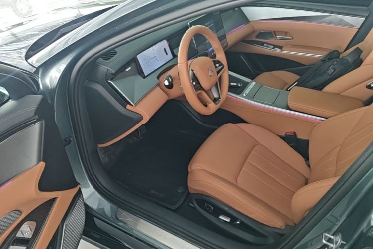 Used BYD Han L 2025 EV 701KM LiDAR Deluxe Edition Driver Seat
