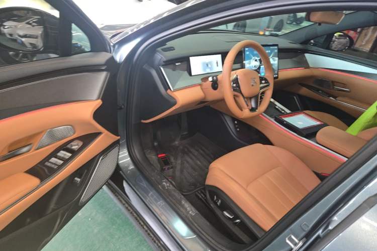 Used BYD Han L 2025 EV 701KM LiDAR Deluxe Edition Driver Seat