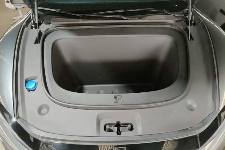 Used BYD Han L 2025 EV 701KM LiDAR Deluxe Edition Engine Bay