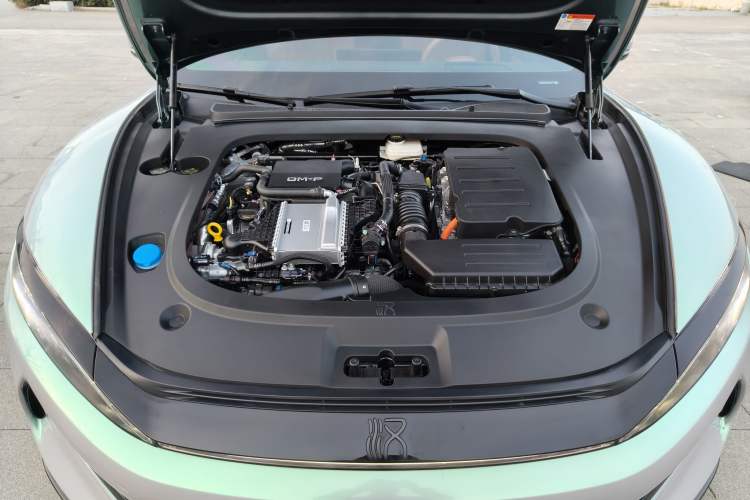 Used BYD Han L 2025 DM-p Four-Wheel-Drive LiDAR Flagship Model Engine Bay
