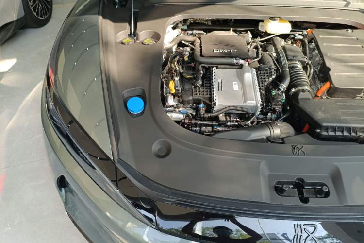 Used BYD Han L 2025 DM-p Four-Wheel-Drive LiDAR Flagship Model Engine Bay Right
