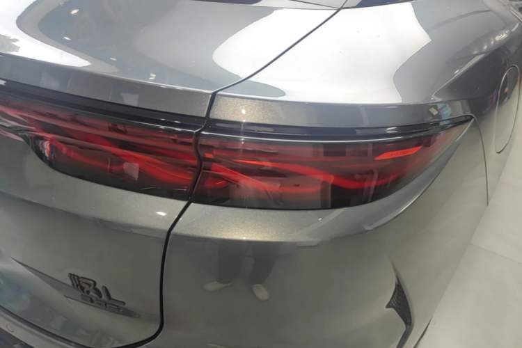 Used BYD Han L 2025 DM-p Four-Wheel-Drive LiDAR Flagship Model Exterior 3