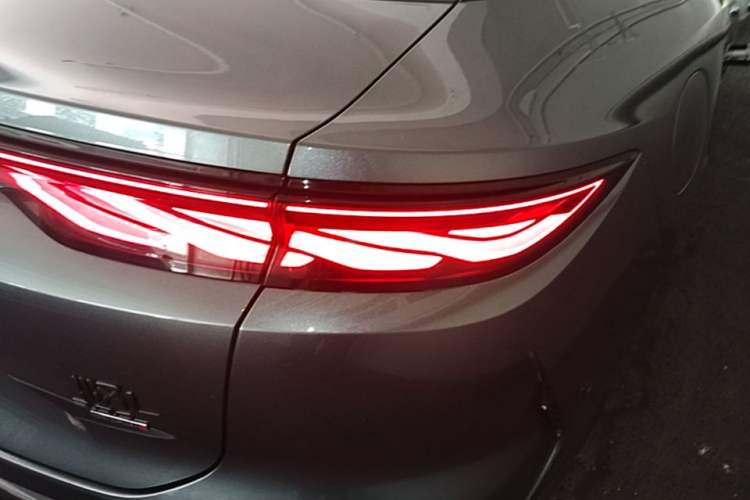 Used BYD Han L 2025 DM-p Four-Wheel-Drive LiDAR Flagship Model Exterior 3