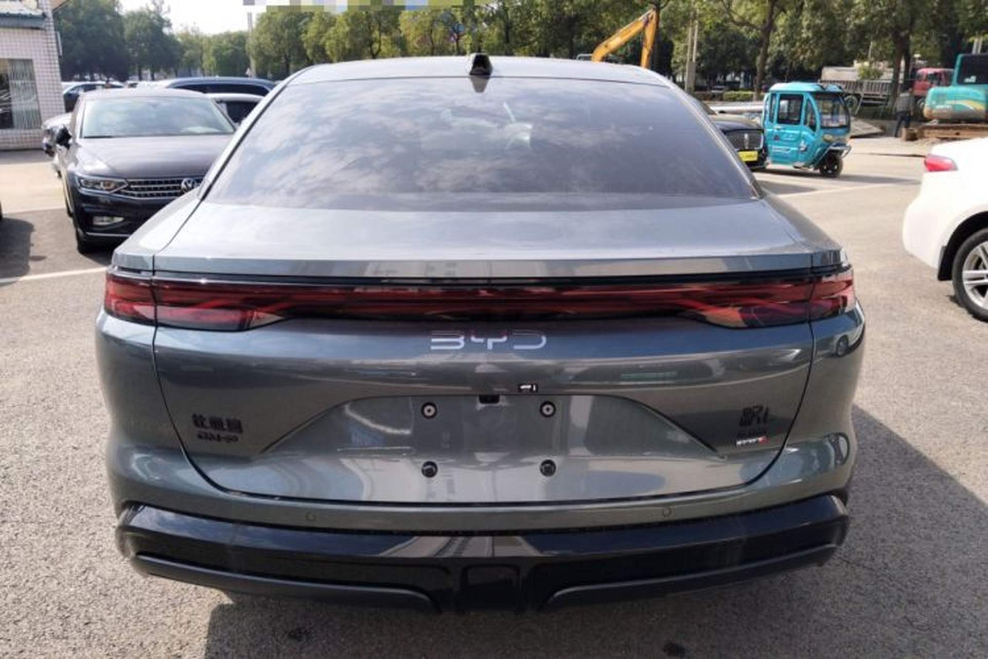 Used BYD Han L 2025 DM-p Four-Wheel-Drive LiDAR Flagship Model Exterior 4