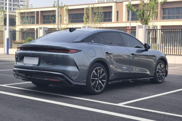 Used BYD Han L 2025 EV 701 km LiDAR Flagship Edition Exterior 4