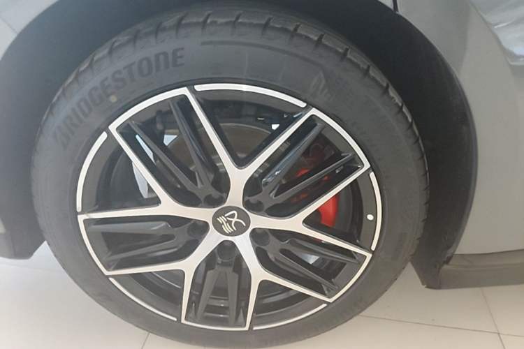 Used BYD Han L 2025 DM-p Four-Wheel-Drive LiDAR Flagship Model Exterior 5