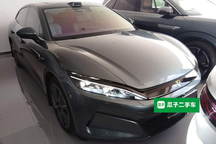 Used BYD Han L 2025 EV 701KM LiDAR Deluxe Edition Front Right 45 Deg