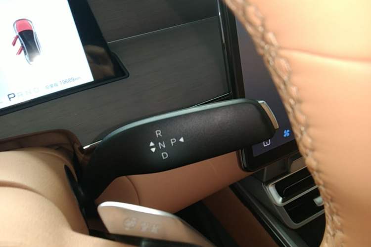 Used BYD Han L 2025 EV Four-Wheel Drive LiDAR Flagship Model Gear Lever