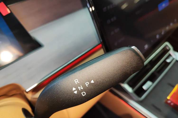 Used BYD Han L 2025 DM-p Four-Wheel-Drive LiDAR Flagship Model Gear Lever