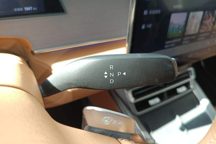Used BYD Han L 2025 DM-p Four-Wheel-Drive LiDAR Flagship Model Gear Lever