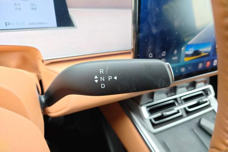 Used BYD Han L 2025 DM-p Four-Wheel-Drive LiDAR Flagship Model Gear Lever