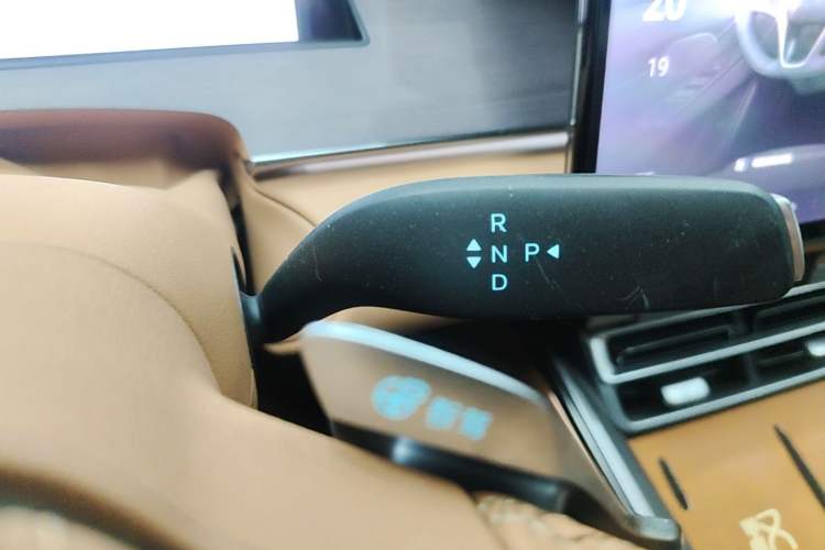 Used BYD Han L 2025 DM-p Four-Wheel-Drive LiDAR Flagship Model Gear Lever