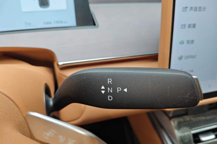 Used BYD Han L 2025 DM-i 200KM LiDAR Luxury Model Gear Lever