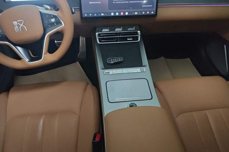 Used BYD Han L 2025 DM-p Four-Wheel-Drive LiDAR Flagship Model Gear Lever