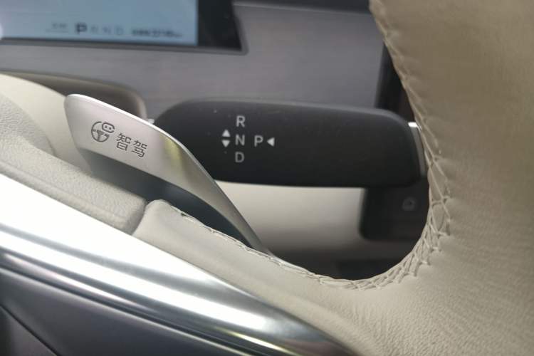Used BYD Han L 2025 EV 701 km LiDAR Flagship Edition Gear Lever
