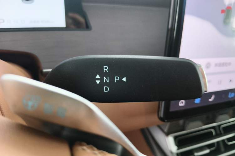 Used BYD Han L 2025 DM-p Four-Wheel-Drive LiDAR Flagship Model Gear Lever