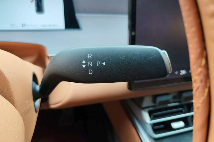 Used BYD Han L 2025 DM-p Four-Wheel-Drive LiDAR Flagship Model Gear Lever