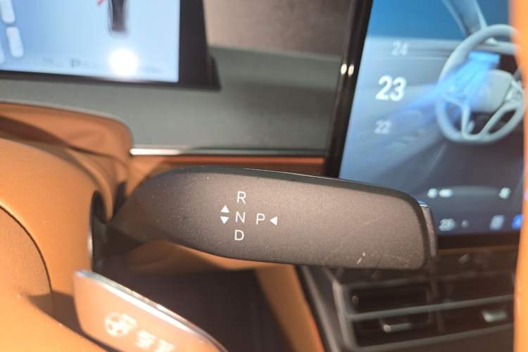 Used BYD Han L 2025 EV 701KM LiDAR Deluxe Edition Gear Lever
