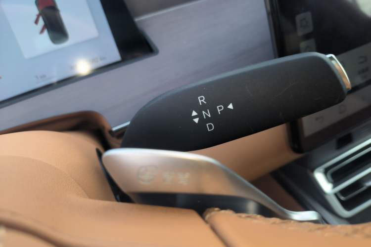 Used BYD Han L 2025 DM-p Four-Wheel-Drive LiDAR Flagship Model Gear Lever