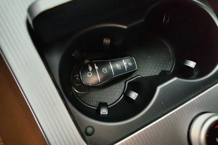 Used BYD Han L 2025 DM-p Four-Wheel-Drive LiDAR Flagship Model Interior 1