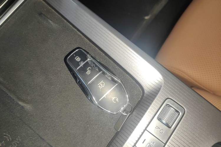 Used BYD Han L 2025 DM-p Four-Wheel-Drive LiDAR Flagship Model Interior 1
