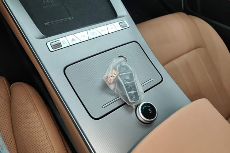 Used BYD Han L 2025 EV Four-Wheel Drive LiDAR Flagship Model Interior 1