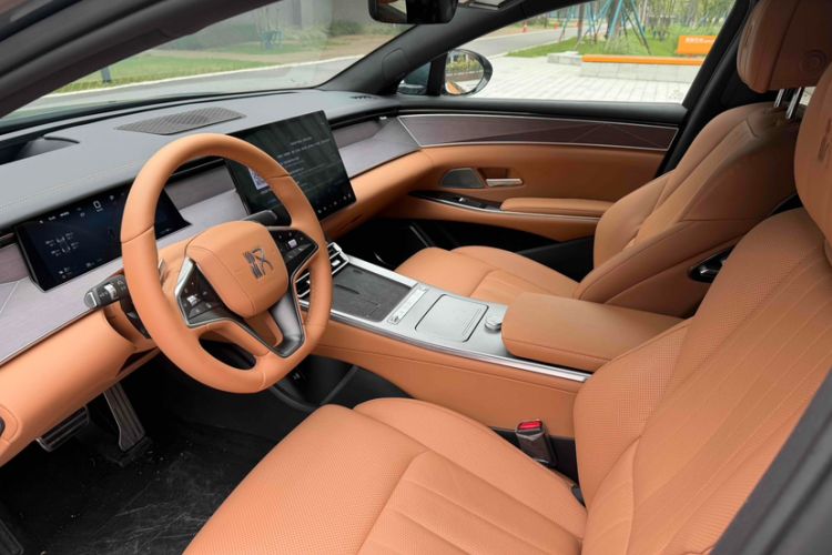 Used BYD Han L 2025 DM-p Four-Wheel-Drive LiDAR Flagship Model Interior 1