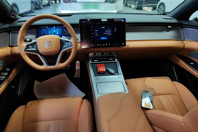 Used BYD Han L 2025 DM-p Four-Wheel-Drive LiDAR Flagship Model Interior 2