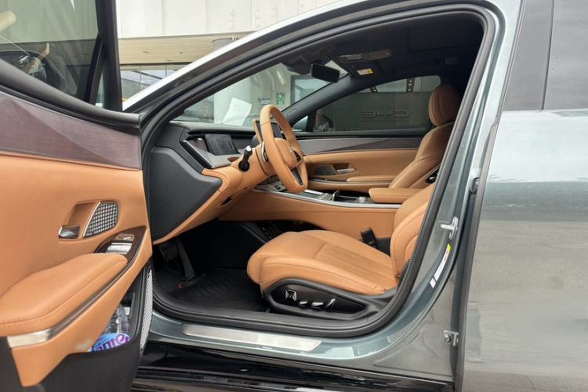 Used BYD Han L 2025 DM-i 200KM LiDAR Luxury Model Interior 3